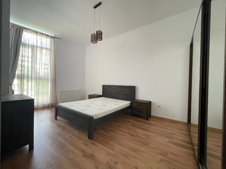 Apartament cu 2 camere semidecomandat, mobilat în Soarelui