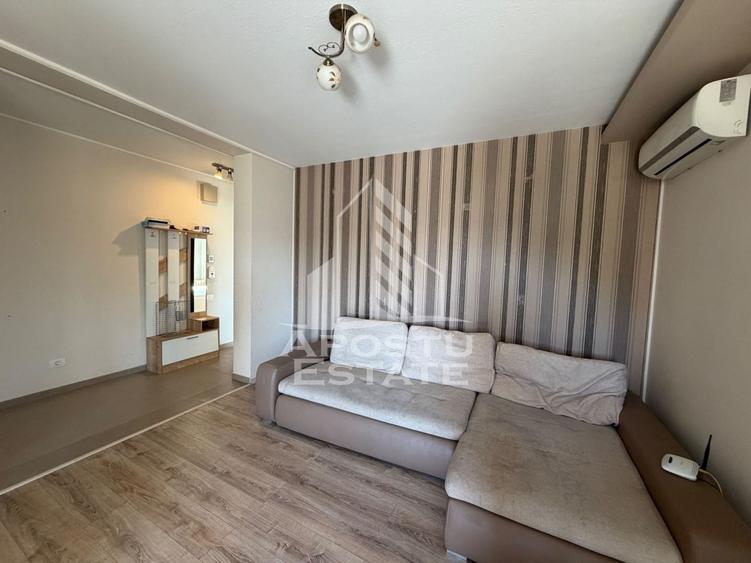 Apartament cu 3 camere decomandat, mobilat în Dumbrăvița