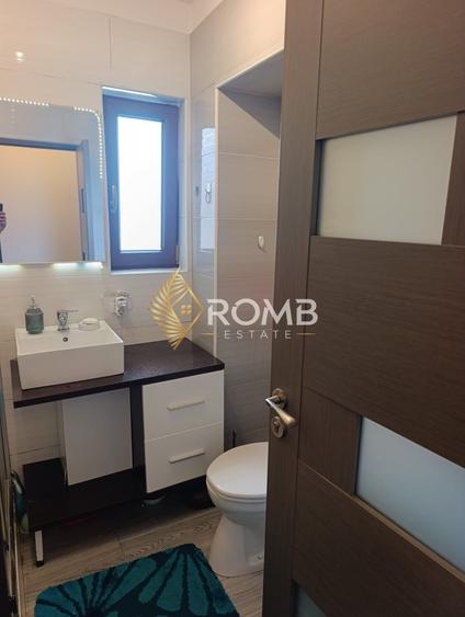 Apartament cu 3 camere decomandat în Florești