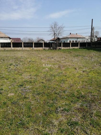 Apartament 3 camere si teren intravilan de vanzare
