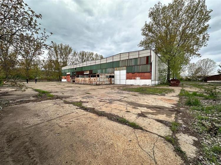 Spațiu industrial, de 5,132 mp, în Industrială