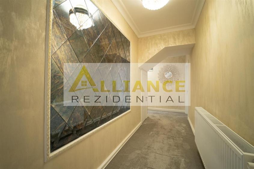 Casă individuală cu 7 camere decomandat cu Canalizare în Metalurgiei