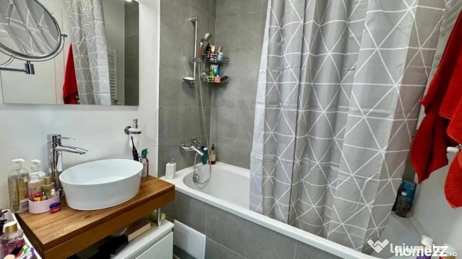 Apartament cu 3 camere decomandat în Domenii