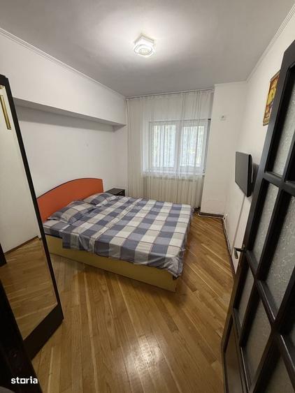 Apartament cu 3 camere decomandat în Lacul Tei
