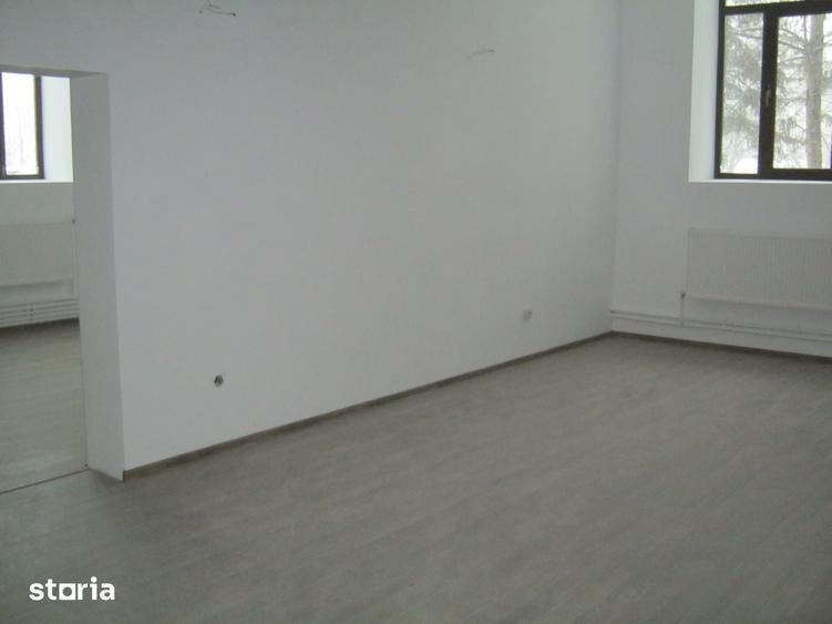 Spațiu comercial, de 450 mp, în Central