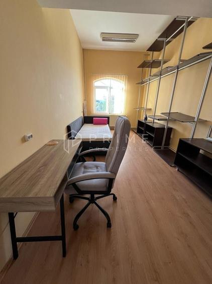 Casă individuală cu 7 camere cu Canalizare în Cornișa