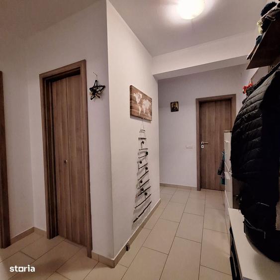 Apartament cu 3 camere decomandat în Turnișor