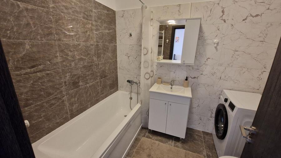 Apartament cu 2 camere semidecomandat în Cățelu
