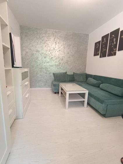 Apartament cu 2 camere semidecomandat, mobilat în Tomis Nord