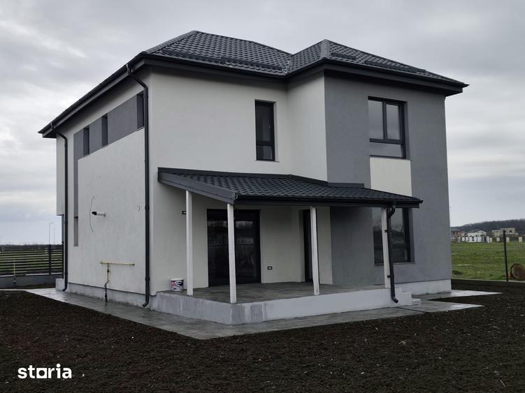 Casă cu 4 camere cu Teren 503 Mp în Tărtășești