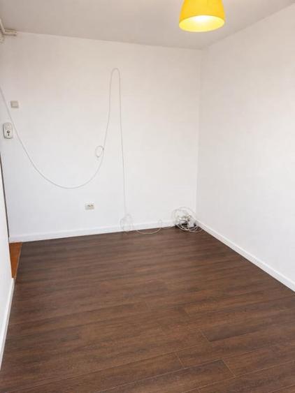 Garsoniera 18 mp cu centrala proprie, langa Pia?a Sudul - 11