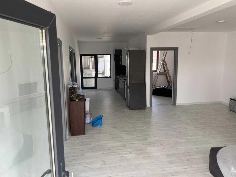Casă cu 3 camere cu Teren 300 Mp în Central