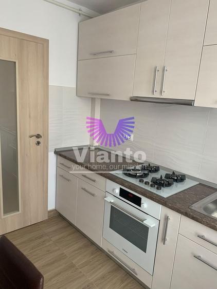 Apartament cu 3 camere decomandat, mobilat în Vasile Aaron