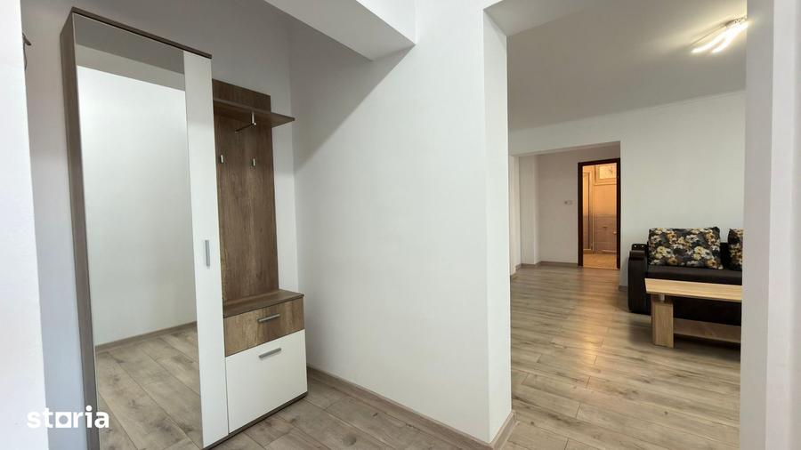 Apartament cu 3 camere semidecomandat în Central