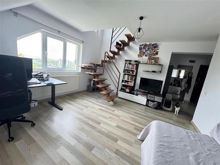 Apartament cu 3 camere semidecomandat, mobilat în Mănăștur — fotografia 1