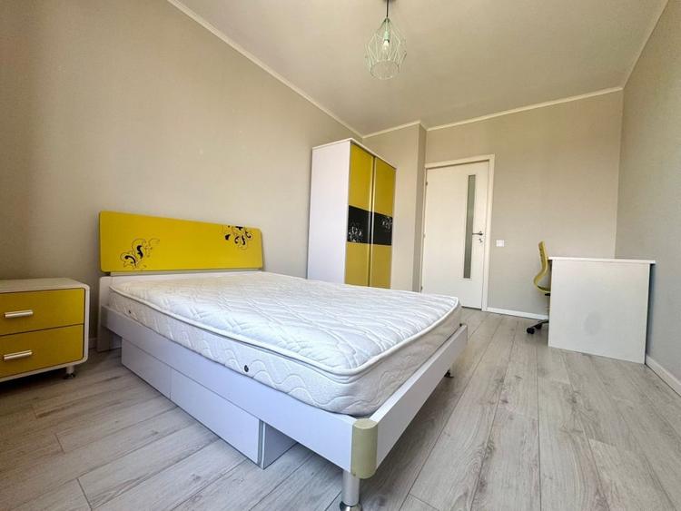Apartament cu 3 camere decomandat, mobilat în Florești