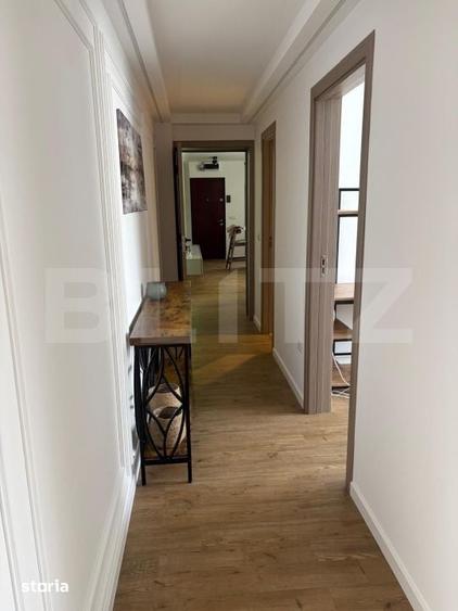 Apartament cu 4 camere semidecomandat în Central