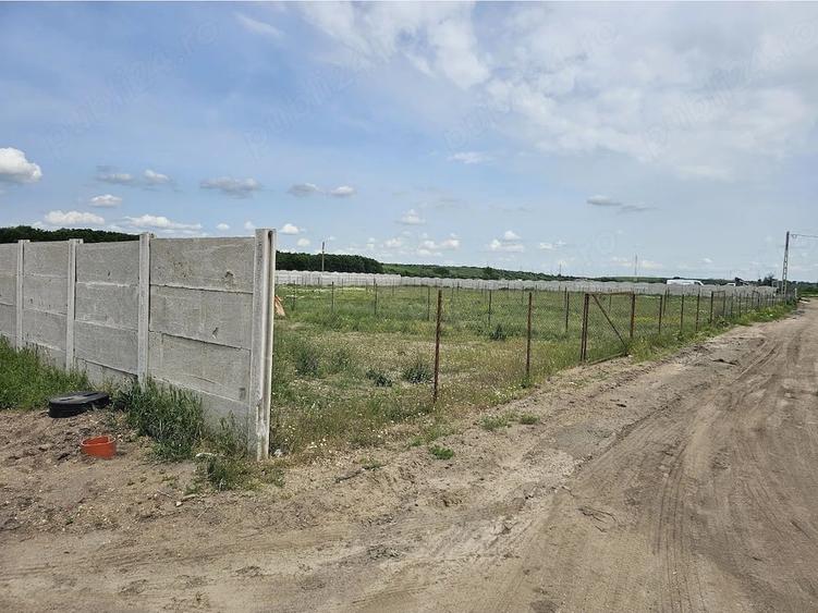 Teren de 700 mp, în Nanov