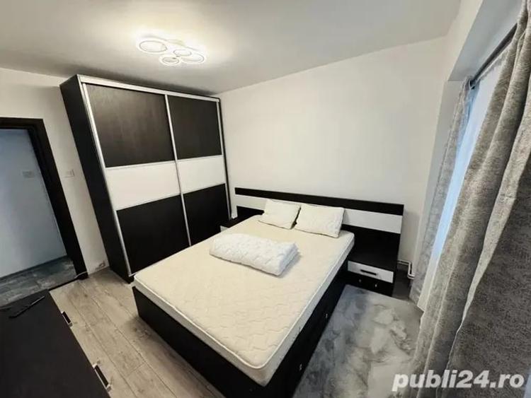 Apartament cu 3 camere decomandat, mobilat în Delfinariu
