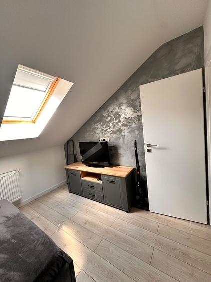 Apartament cu 3 camere decomandat în Exterior Vest