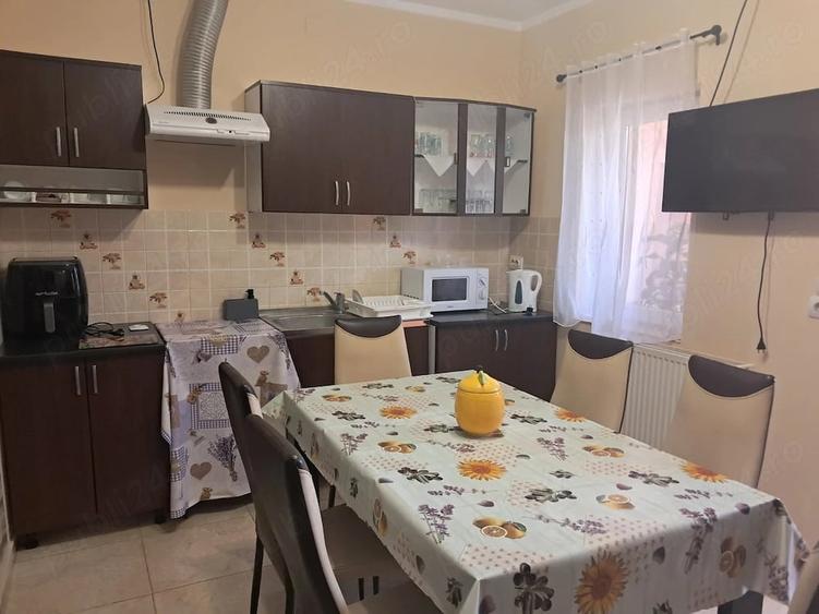 Casă cu Teren 2049 Mp în Bazoș