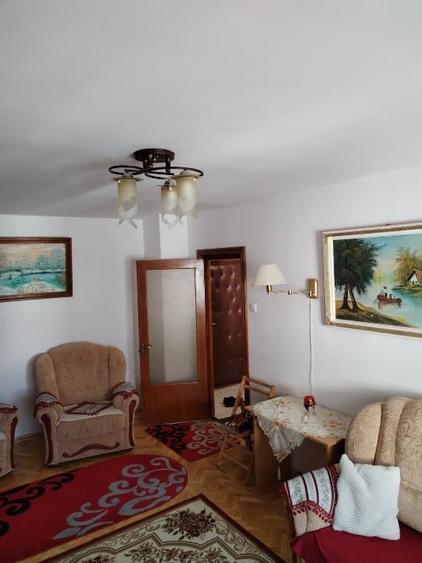 Apartament cu 2 camere decomandat, mobilat în Central