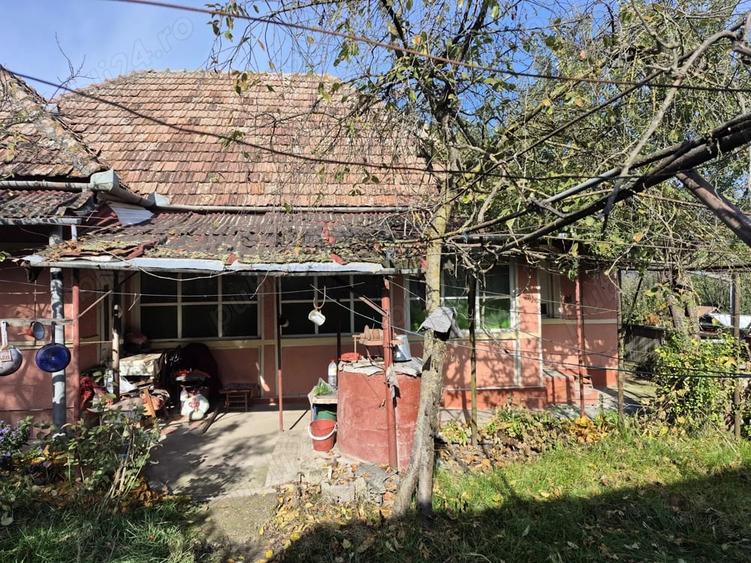 Casă cu 3 camere cu Teren 1000 Mp în Central