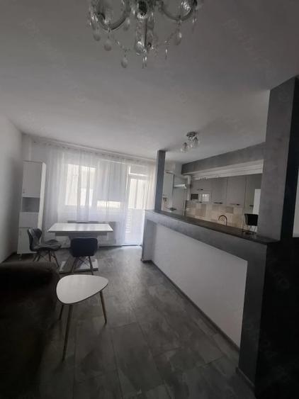 Apartament 2 camere / zona vivo/ loc de parcare/central proprie - 3
