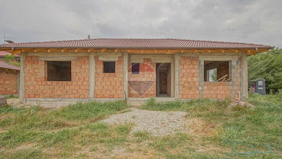 Casă cu 4 camere cu Teren 365 Mp în Central