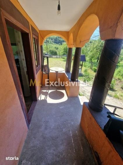 Casă cu 2 camere cu Teren 1150 Mp în Boțești