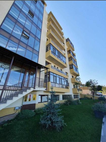 Apartament cu 3 camere decomandat, mobilat în Nicolina