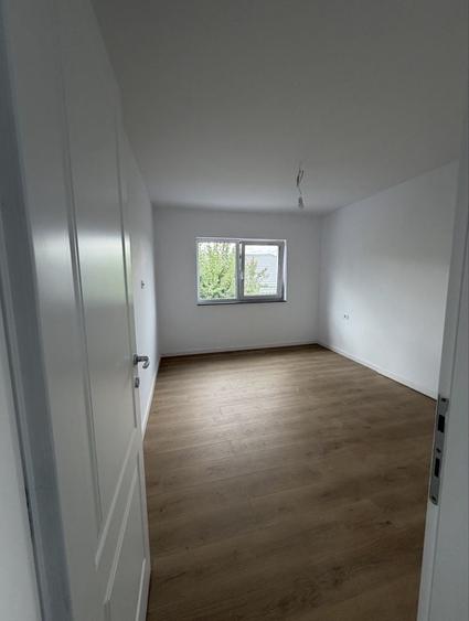 Casă cu 4 camere în Valea Adâncă