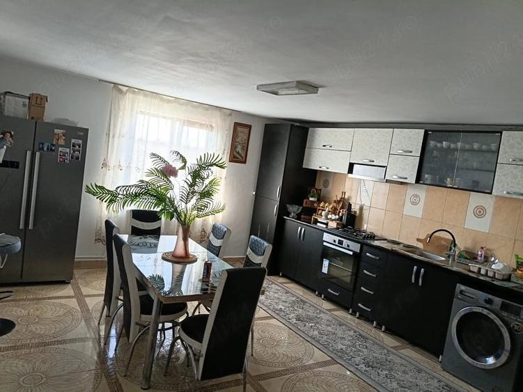 Casă cu Teren 700 Mp în Central
