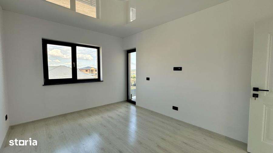 Casă cu 4 camere cu Teren 300 Mp în Rediu
