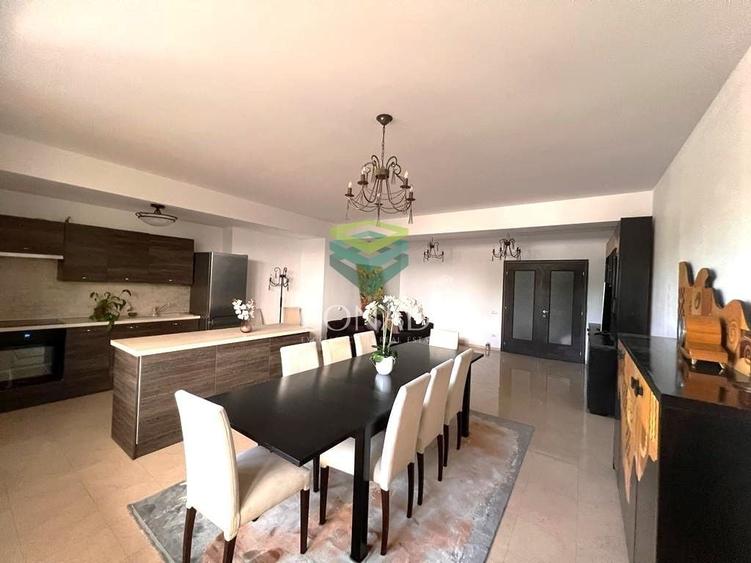 Apartament cu 4 camere decomandat în Băneasa