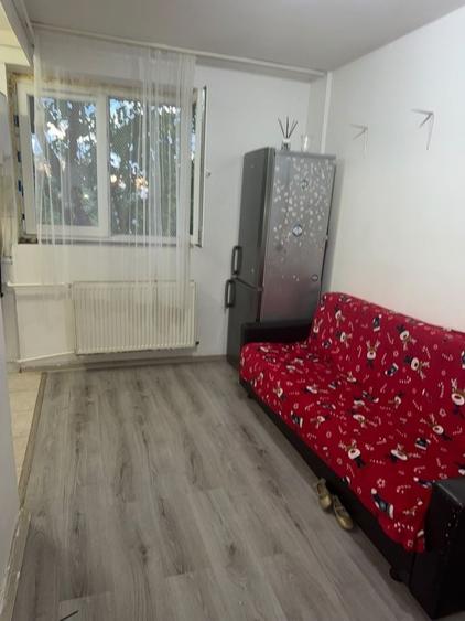 Apartament cu 2 camere decomandat în Dobroești