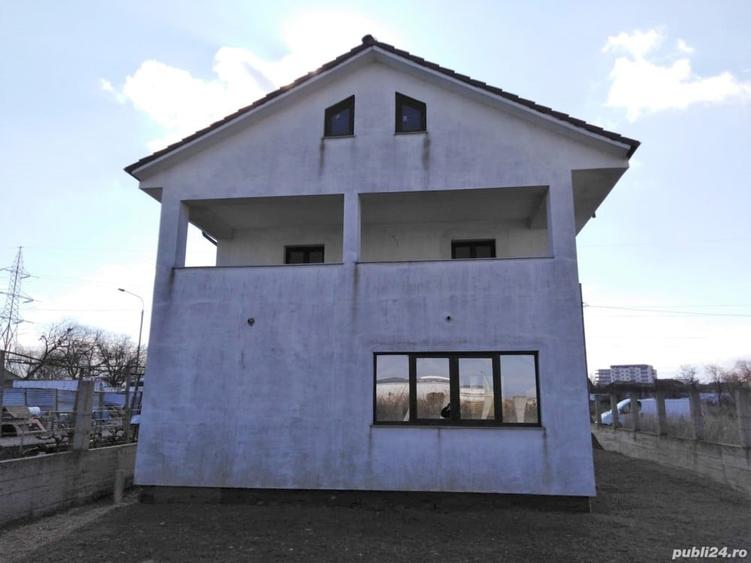Casă cu 4 camere în Central