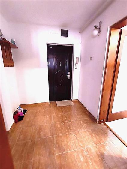 Apartament cu 2 camere semidecomandat, mobilat în Unirii Sud