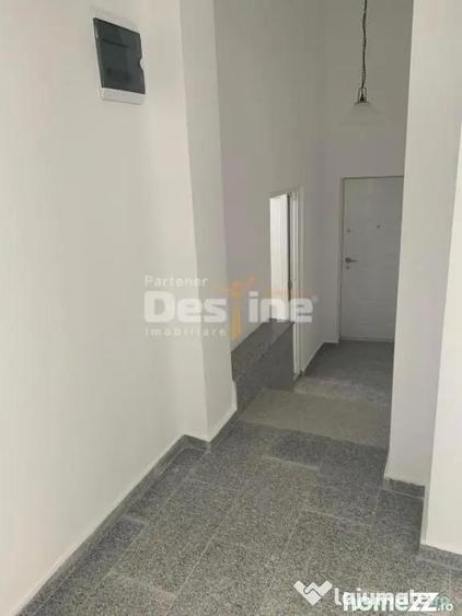 Casă cu 9 camere cu Teren 212 Mp în Dacia