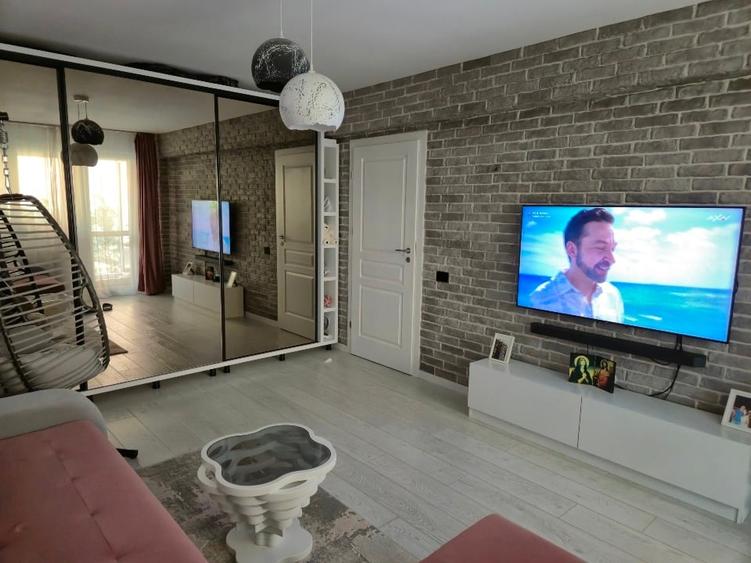 Apartament cu 2 camere decomandat, mobilat în Central