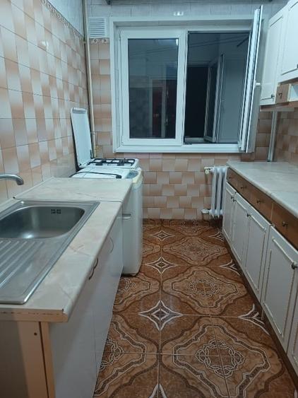 Apartament cu 2 camere semidecomandat, mobilat în Gorjului