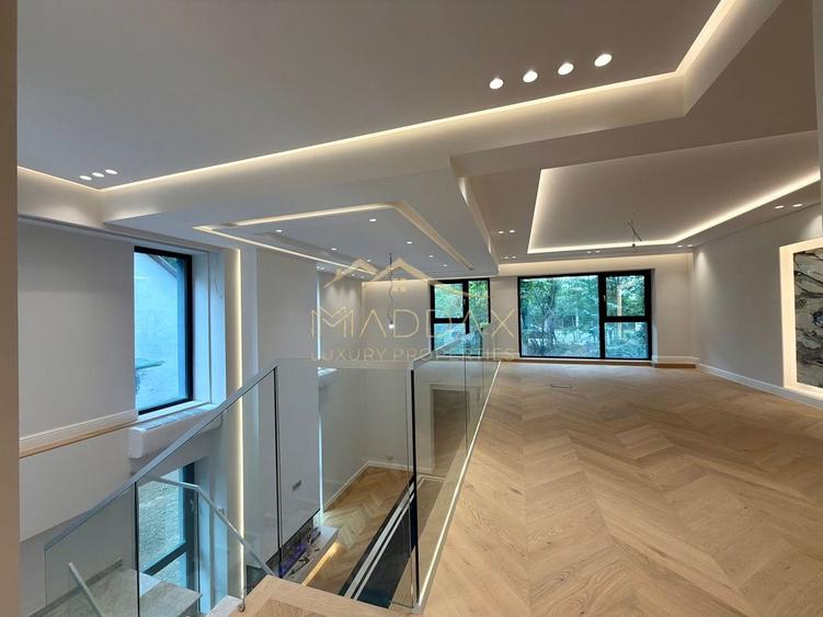 Apartament cu 4 camere decomandat în Străulești