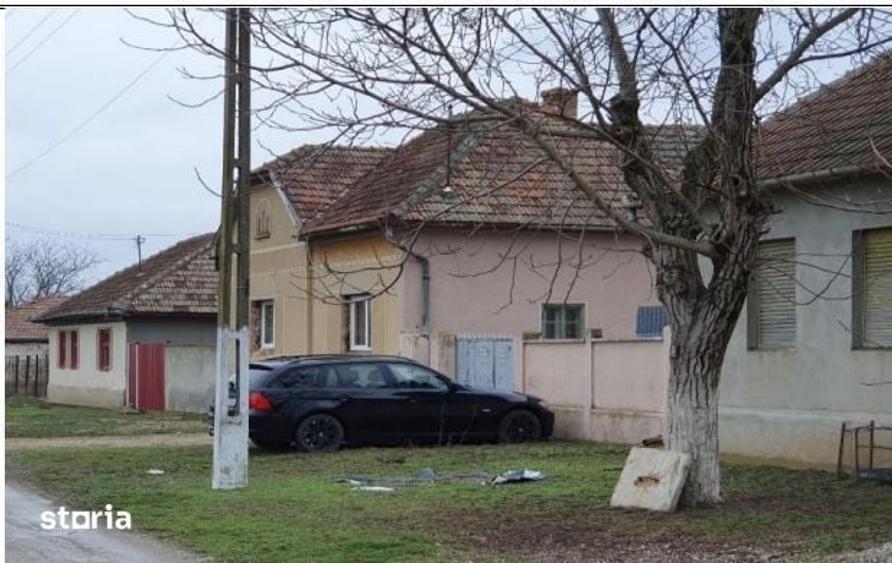 Casă cu 2 camere cu Teren 1080 Mp în Central