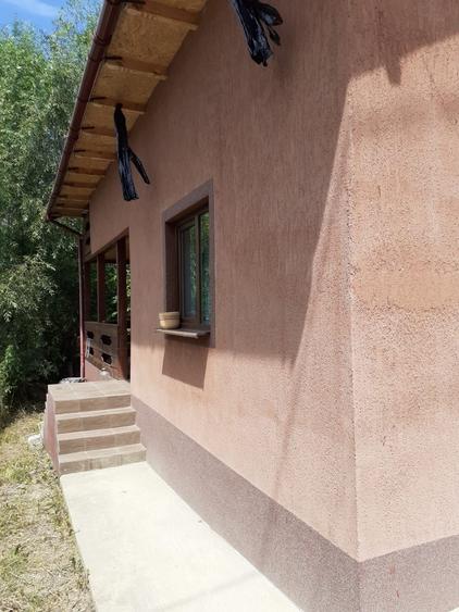 Casă cu 2 camere în Jugur