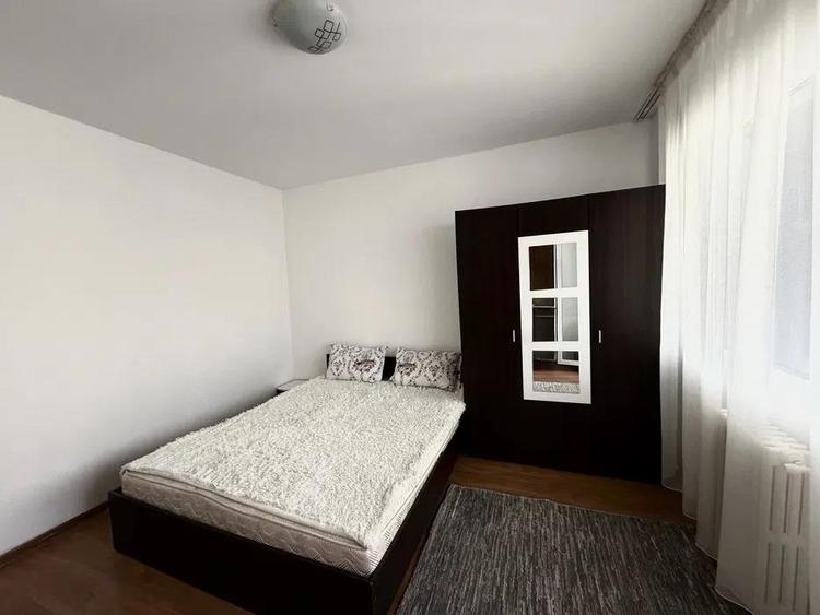 Apartament cu 2 camere nedecomandat, mobilat în Podu Roș