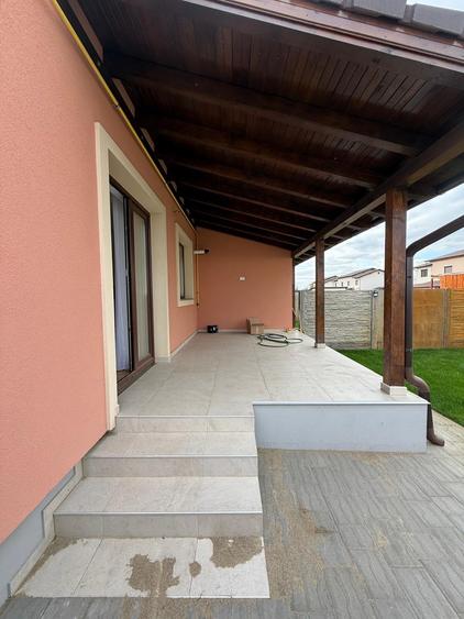 Duplex cu 4 camere cu Canalizare în Giroc