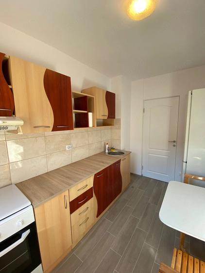 Apartament cu 3 camere decomandat în Aradului