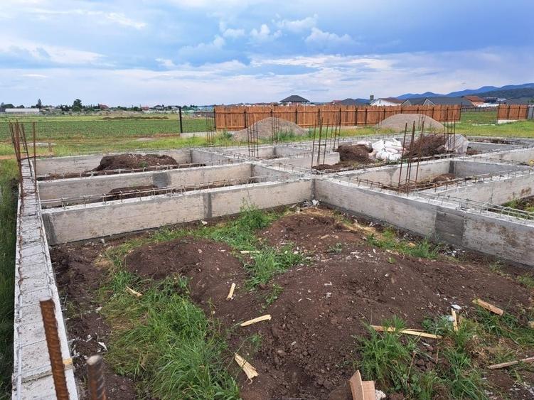 Teren de 863 mp, în Săvinești