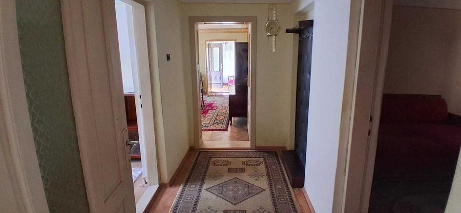 Casă cu 4 camere decomandat în Tufeni