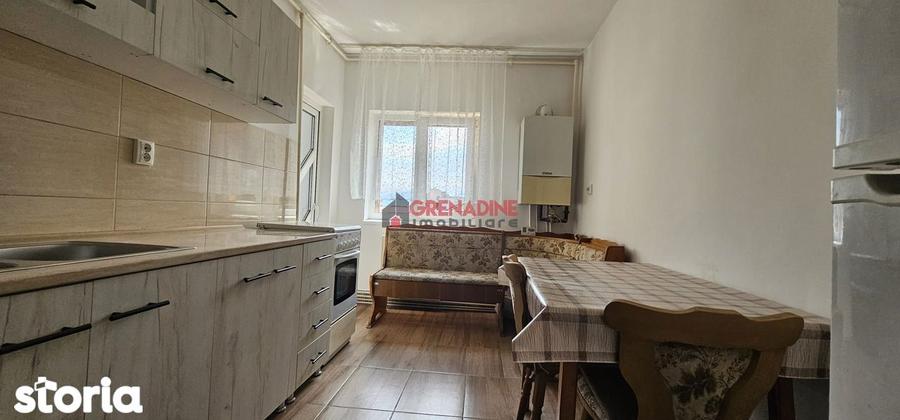Apartament cu 3 camere decomandat, mobilat în Valea Cetății